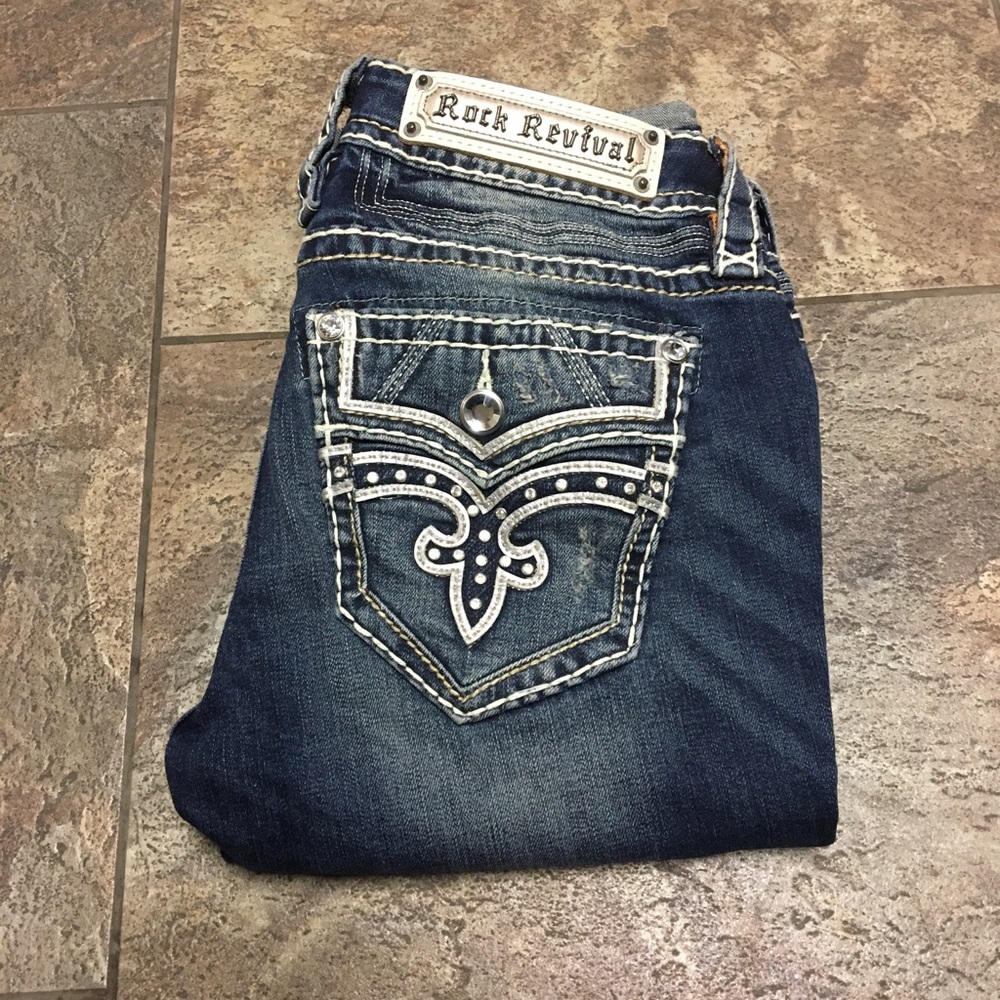 NWOT Rock Revival Straight Leg Jeans